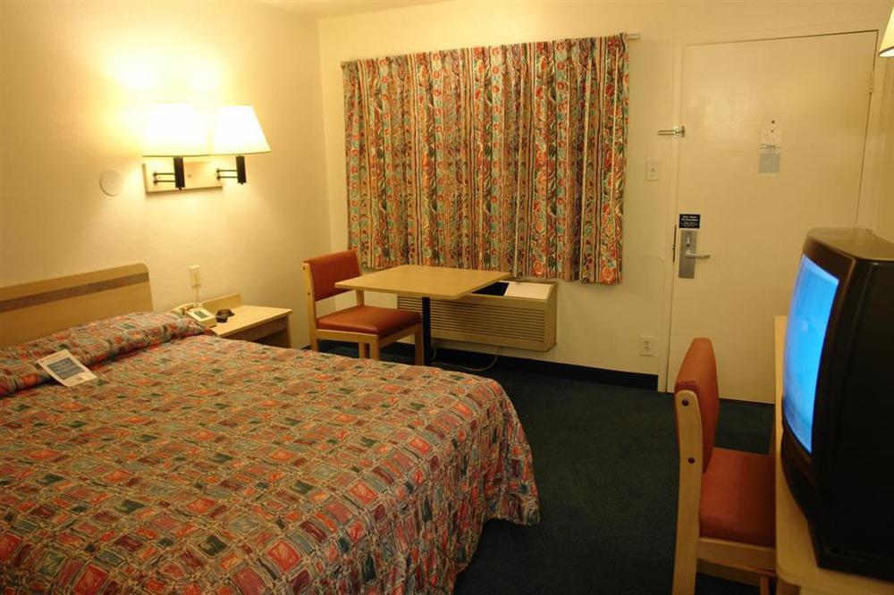 Motel 6-College Station, Tx - Bryan Zimmer foto